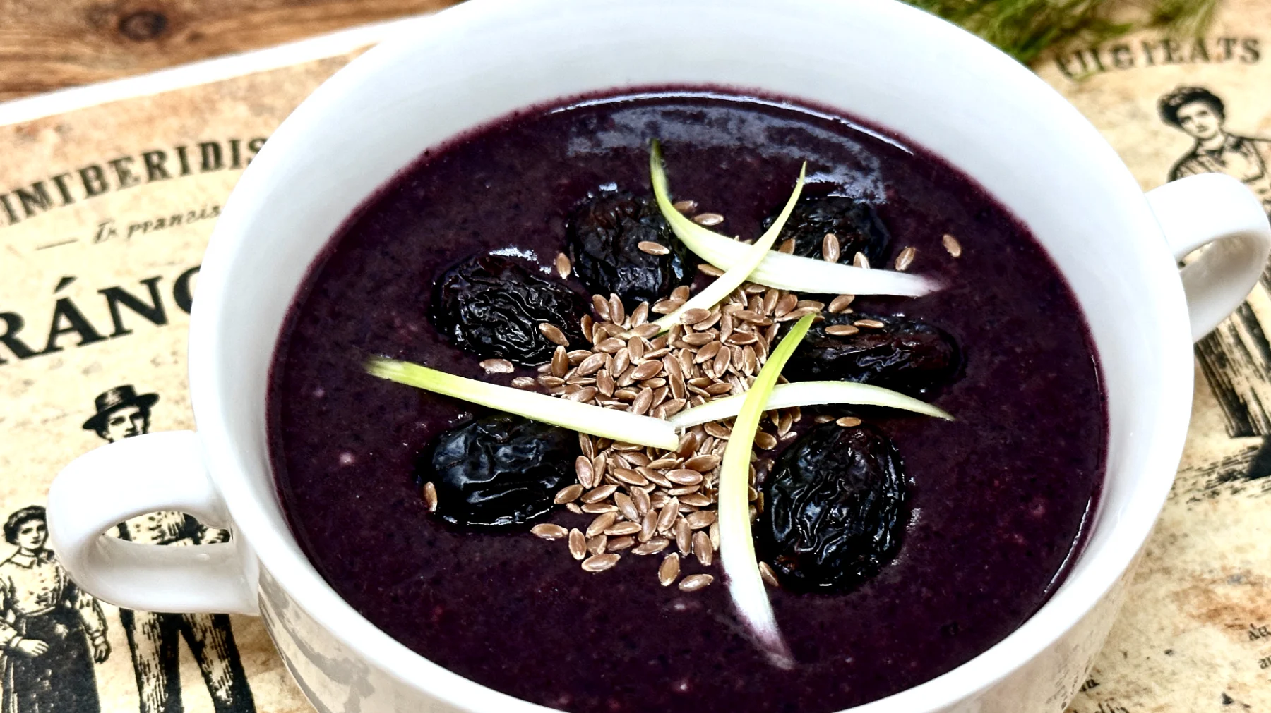 Soupe de pruneaux d'Agen aux graines de lin et fenouil"